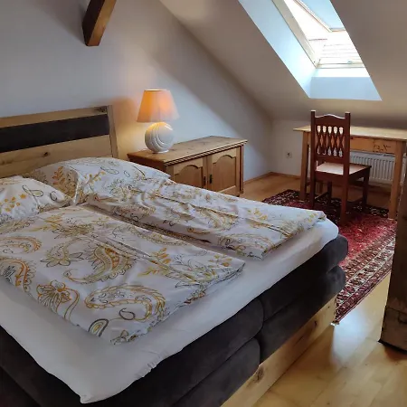 Ferienwohnung-dachgeschoss Familie Mayer Apartmán